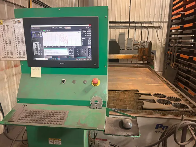 Praxair Linde CNC plasma cutting table cutting steel plate